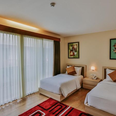 อาดิวานา เดอนูซา บีช คลับ แอนด์ รีสอร์ต Hotel นูซาเลมโบงัน ภายนอก รูปภาพ